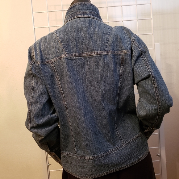 Bailey's Point Jean Jacket with Zipper Closure - Picture 8 of 8